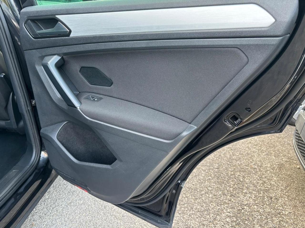 Volkswagen Tiguan 1.6 TDI SCR OK Neopatentati