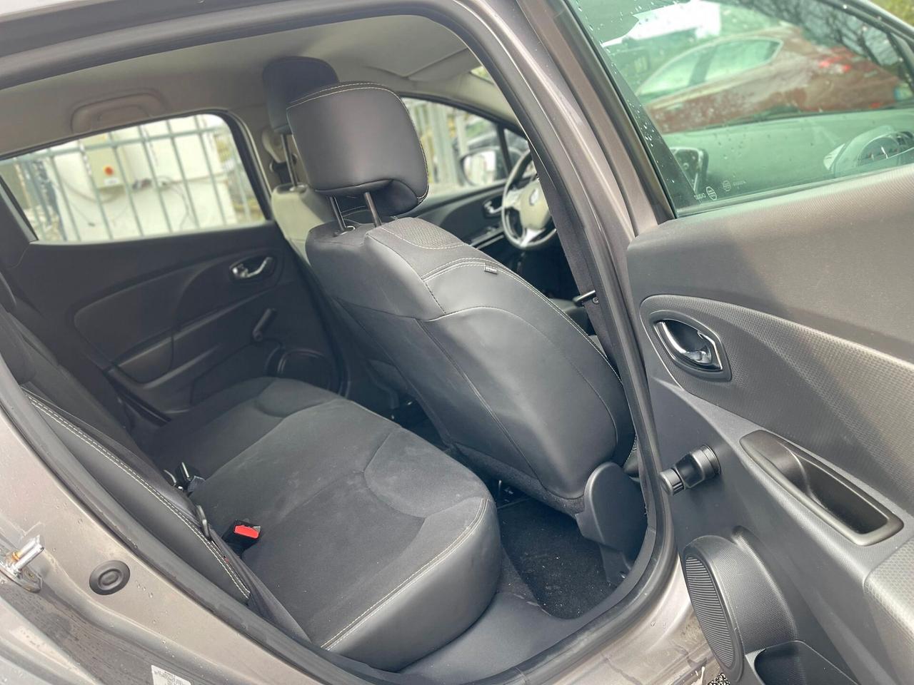 Renault Clio 1.2 75CV 5 porte Costume National