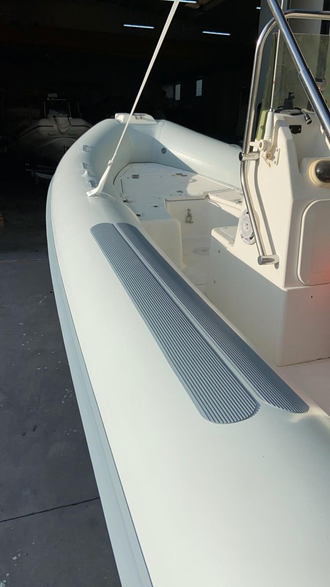 Abi MARINER 690 -MOTORE HONDA 200CV- 4 TEMPI.