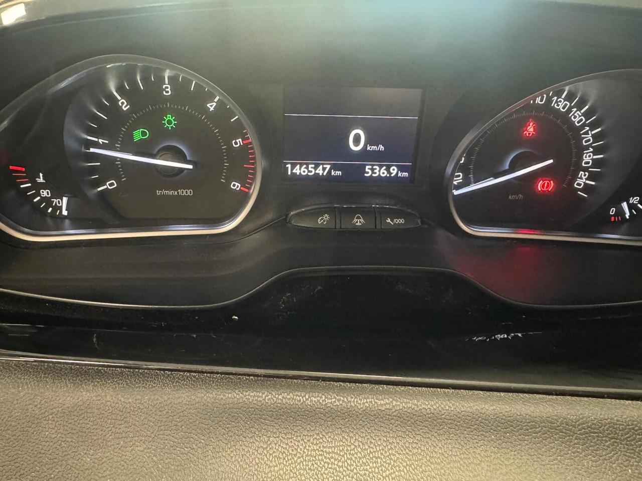 Peugeot 208 1.4 HDi 68 CV 5 porte Allure