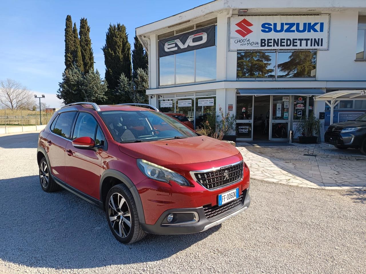 Peugeot 2008 BlueHDi 100 Allure Tua a 152€/mese