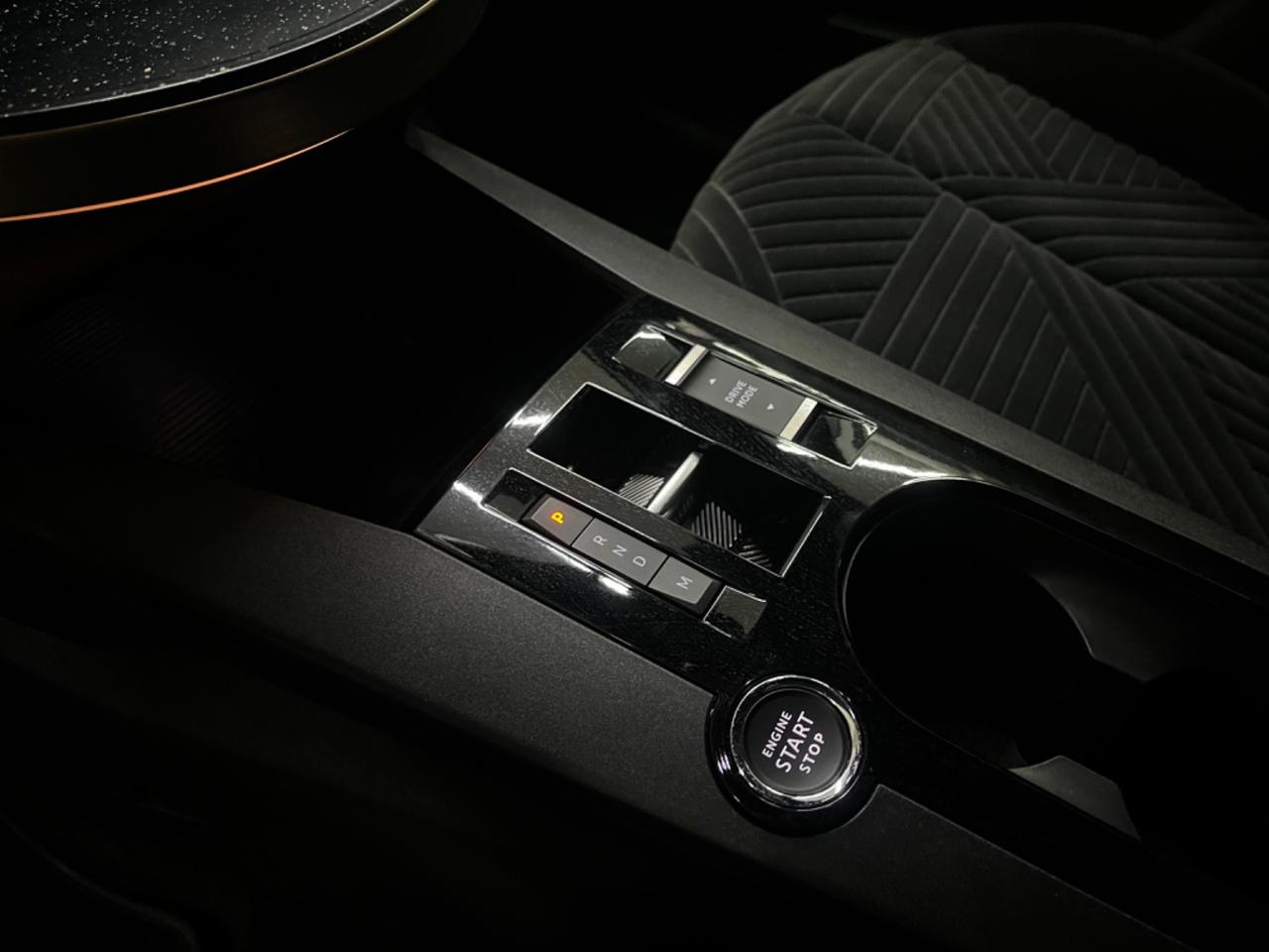 Lancia Ypsilon Hybrid e-DCT Edizione Cassina