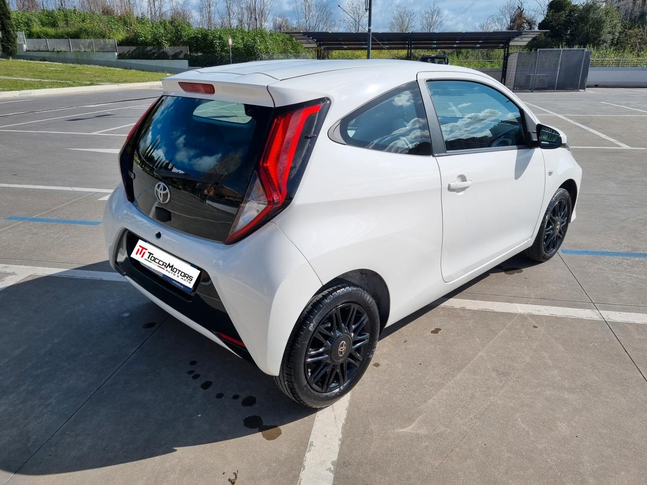 Toyota Aygo 1.0 VVT-i 72 CV 3 porte x-cool