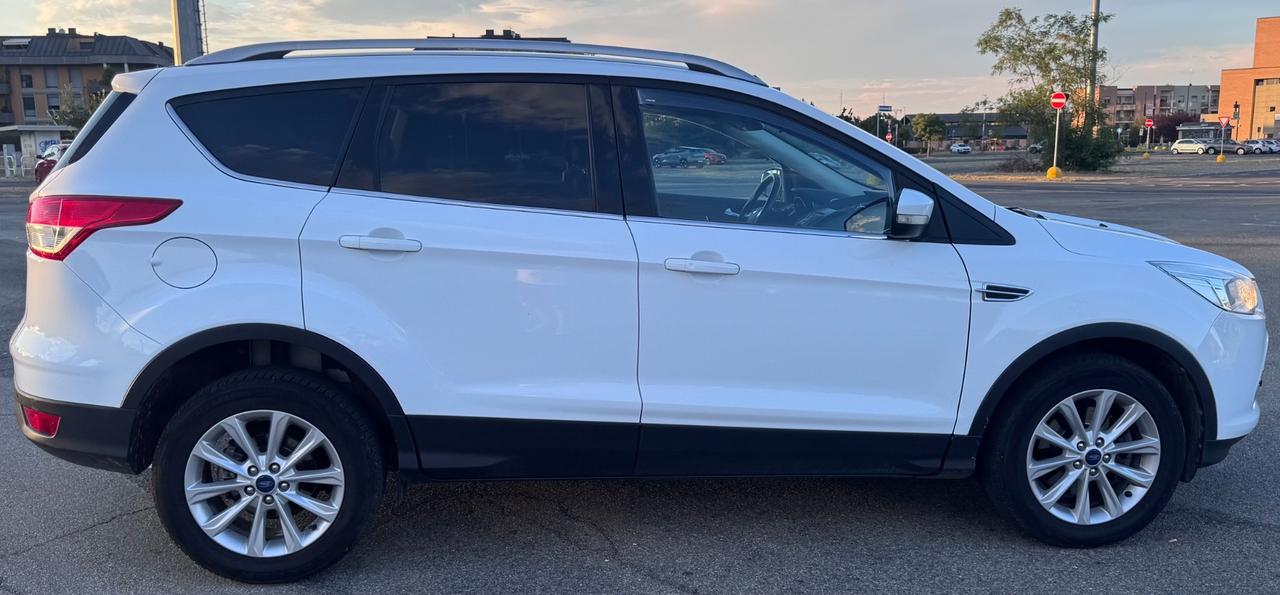 Ford Kuga 2.0 TDCI 150 CV S&S 4WD Powershift Titanium