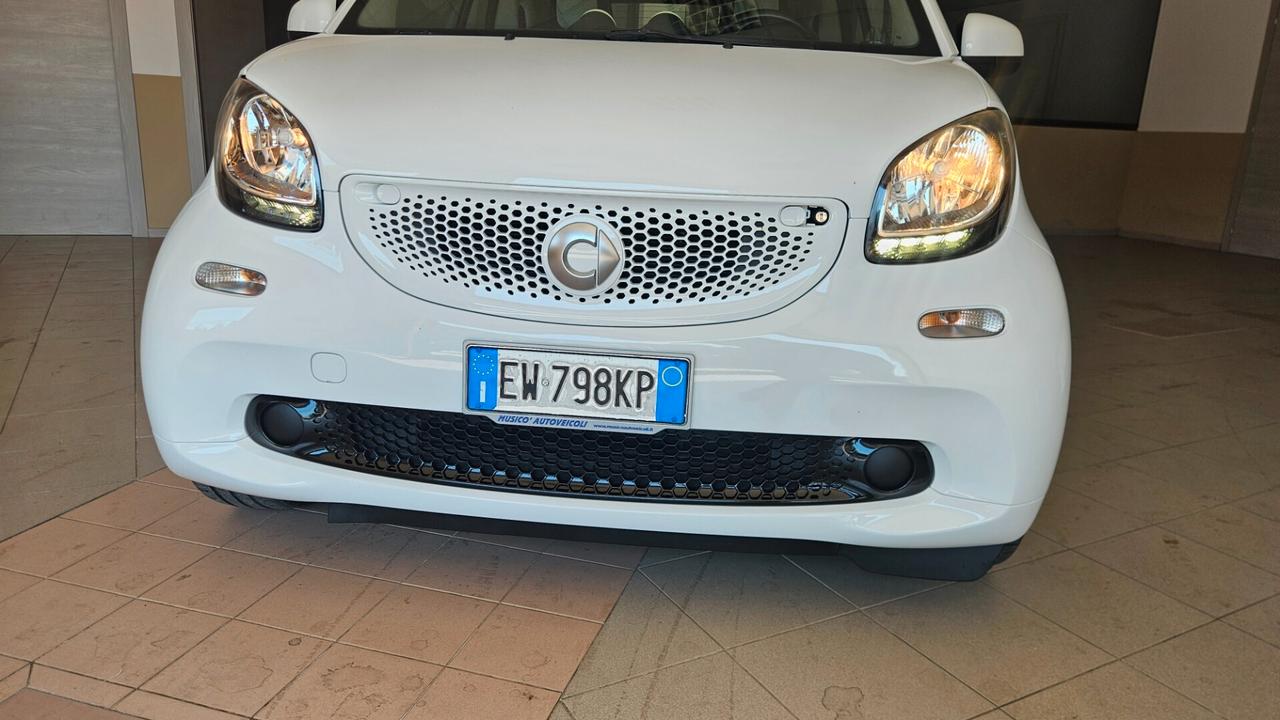 Smart ForTwo 1000 52 kW MHD coupé passion