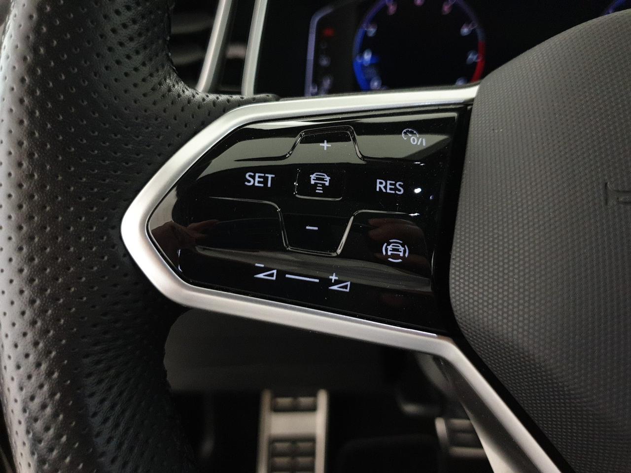 Volkswagen T-Roc 1.5 tsi r-line dsg