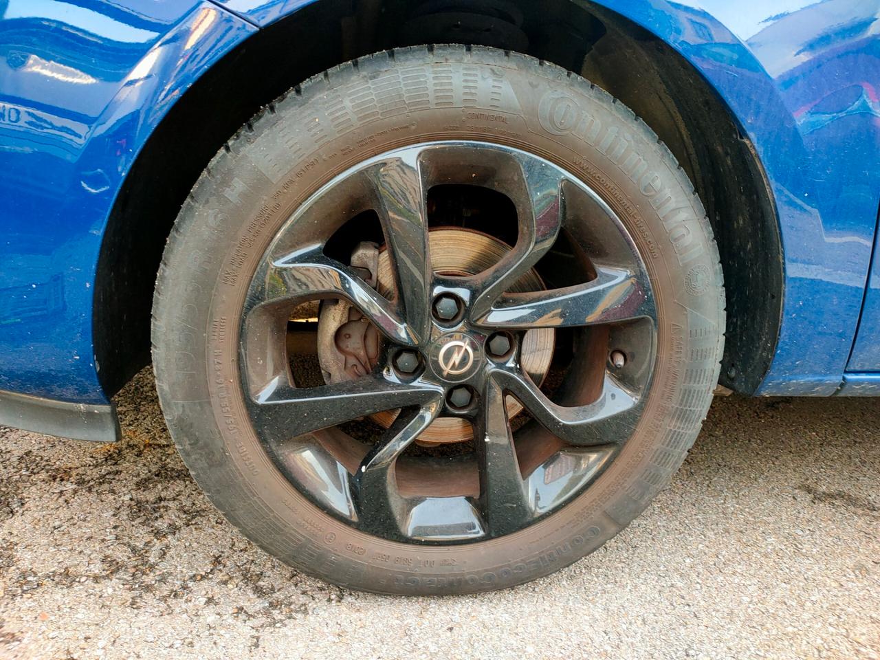 Opel Corsa 1.2 Coupé Black Edition Neopatentati