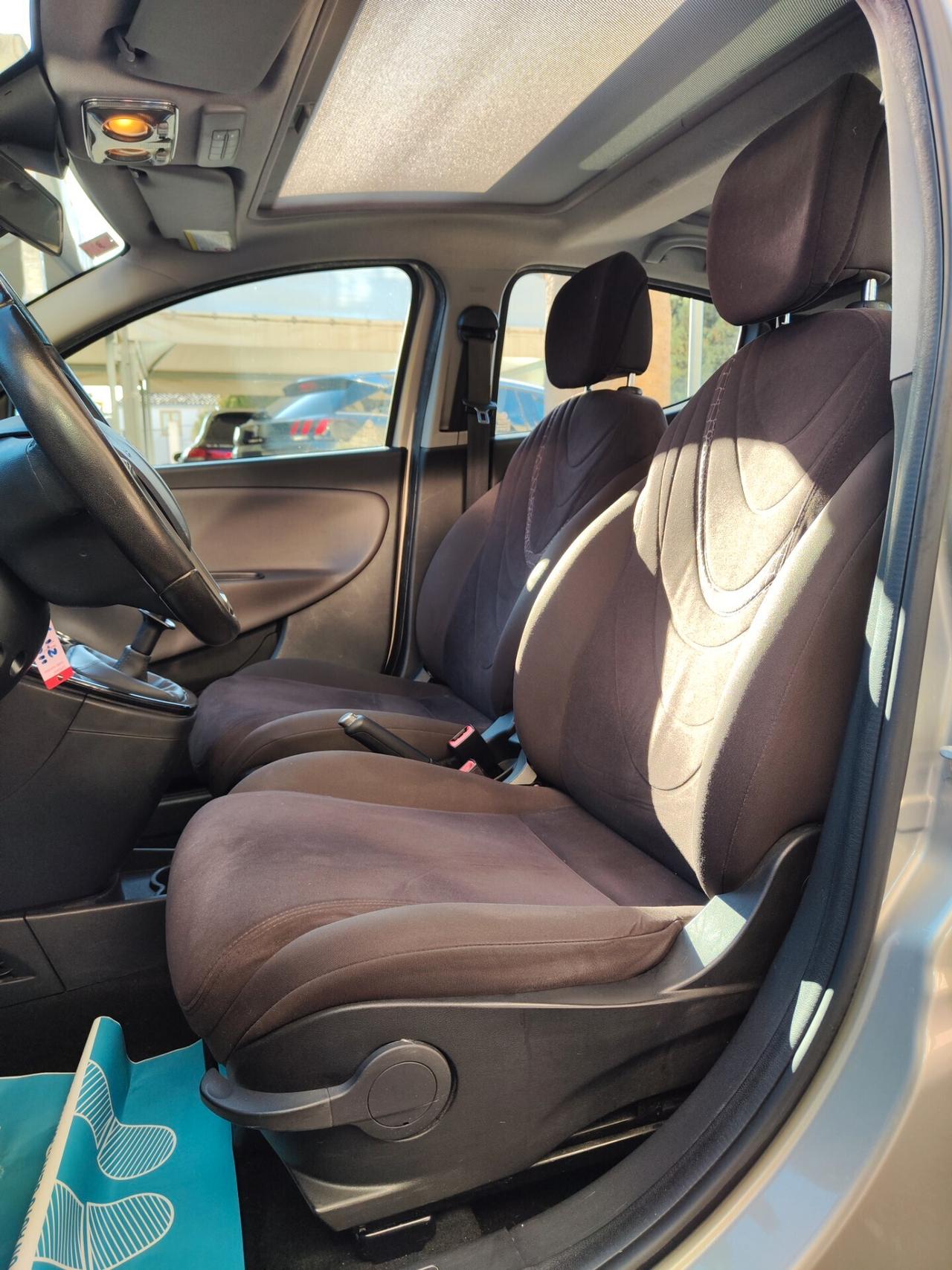Lancia Ypsilon 1.2 69 CV 5 porte S&S Gold