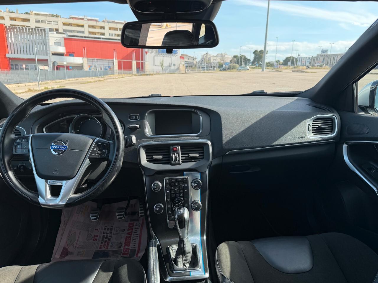 Volvo V40 D2 1.6 R-design Kinetic