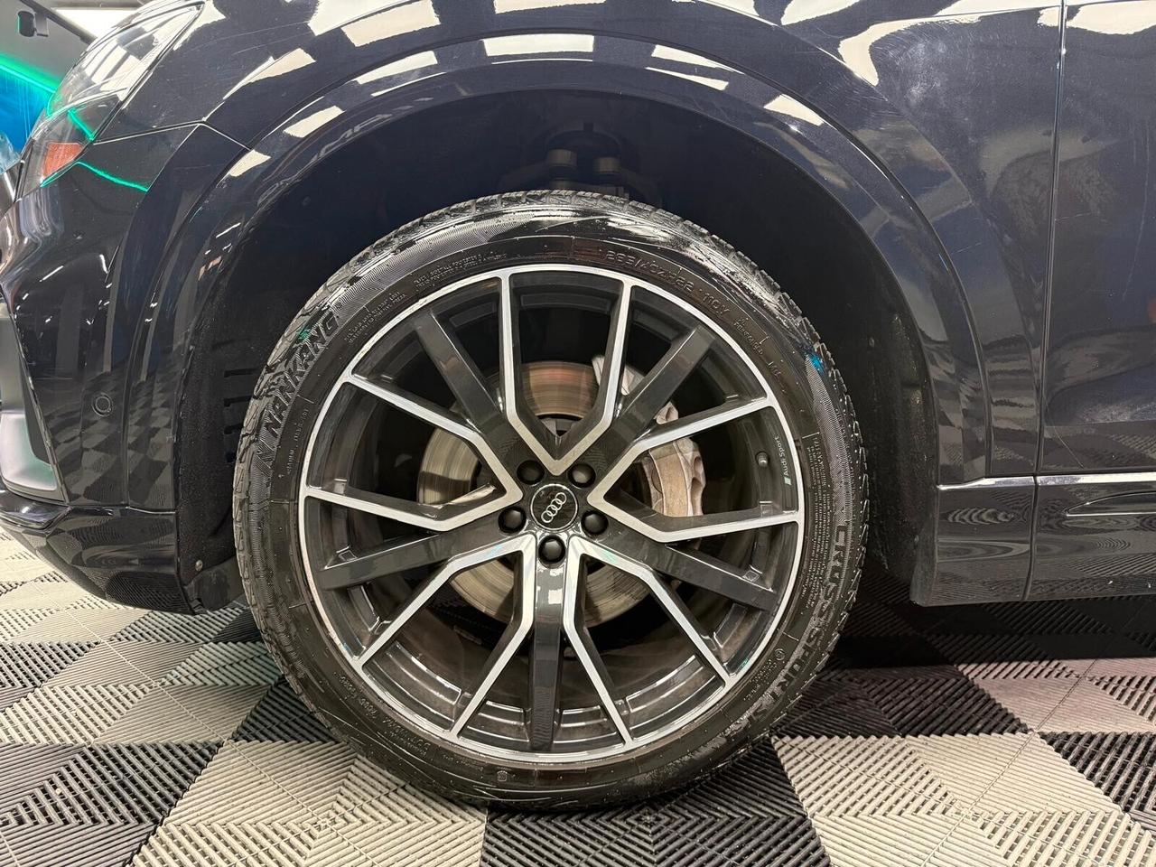 Audi Q8 55 TFSI quattro tiptronic S line EDITION (413)