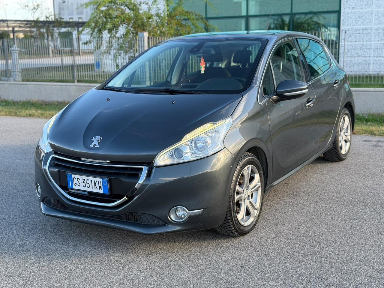 Peugeot 208 1.4 HDi 2014 Allure