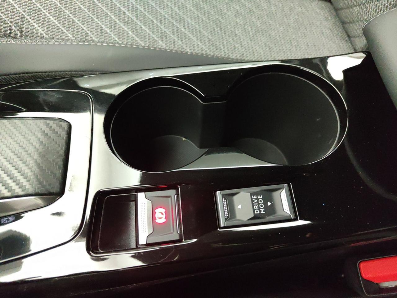 PEUGEOT 2008 II 2020 1.2 PURETECH 130CV ALLURE EAT8 (CAMBIO AUTOMATICO)