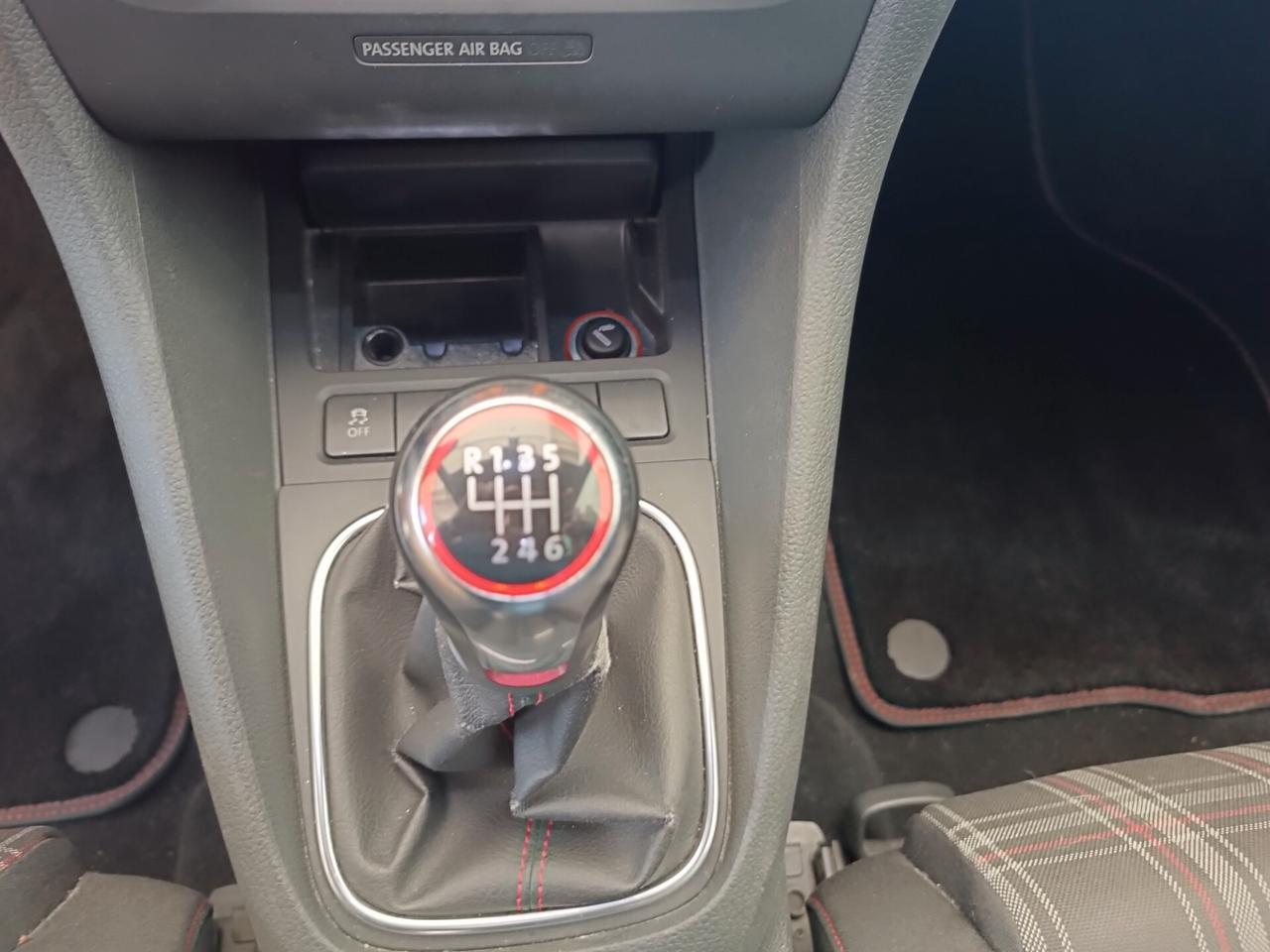 Volkswagen Golf GTI 2.0 TSI 5p.