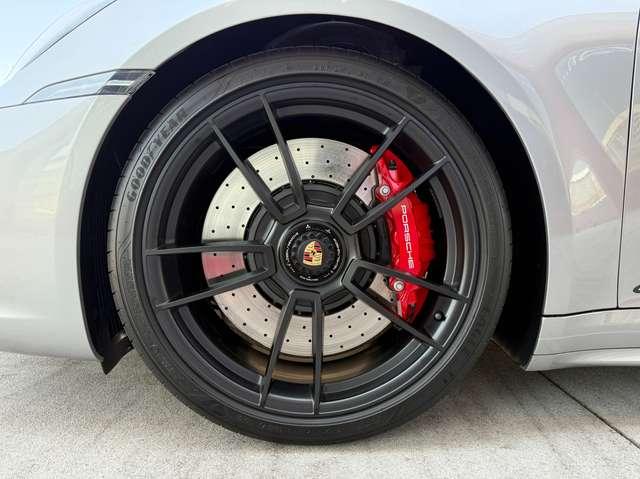 Porsche 992 911 Coupe 3.0 Carrera 4 GTS auto