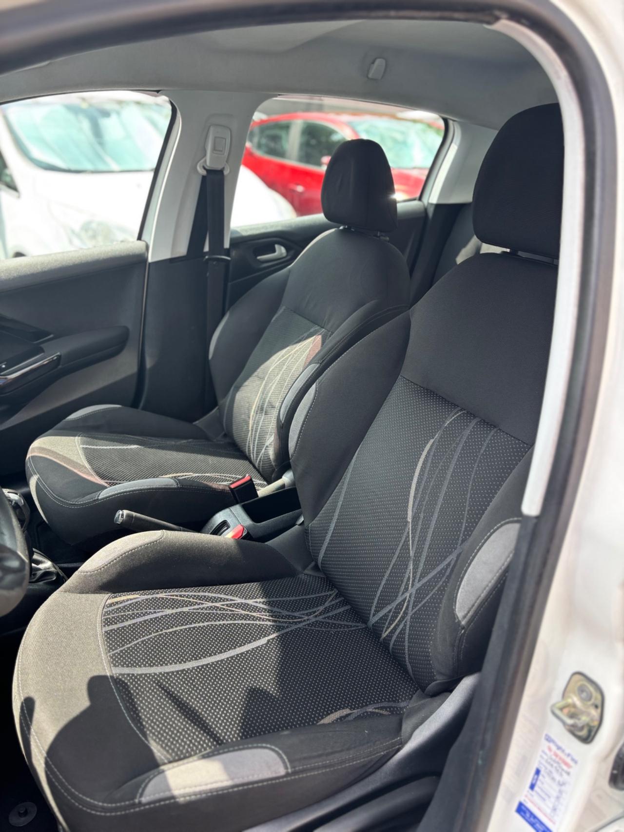 Peugeot 208 PureTech 82 5 porte Allure