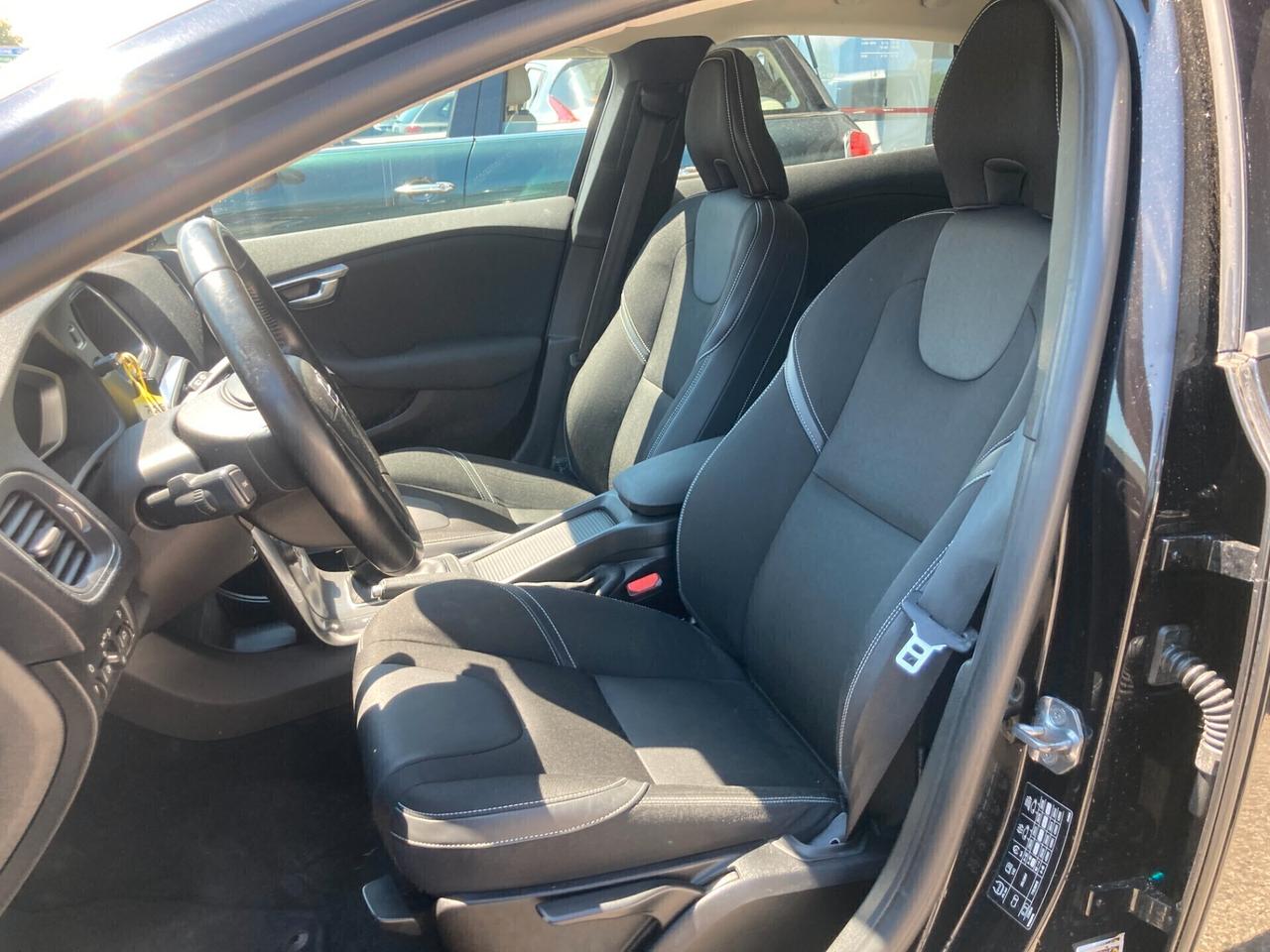Volvo V40 D2 Geartronic Kinetic