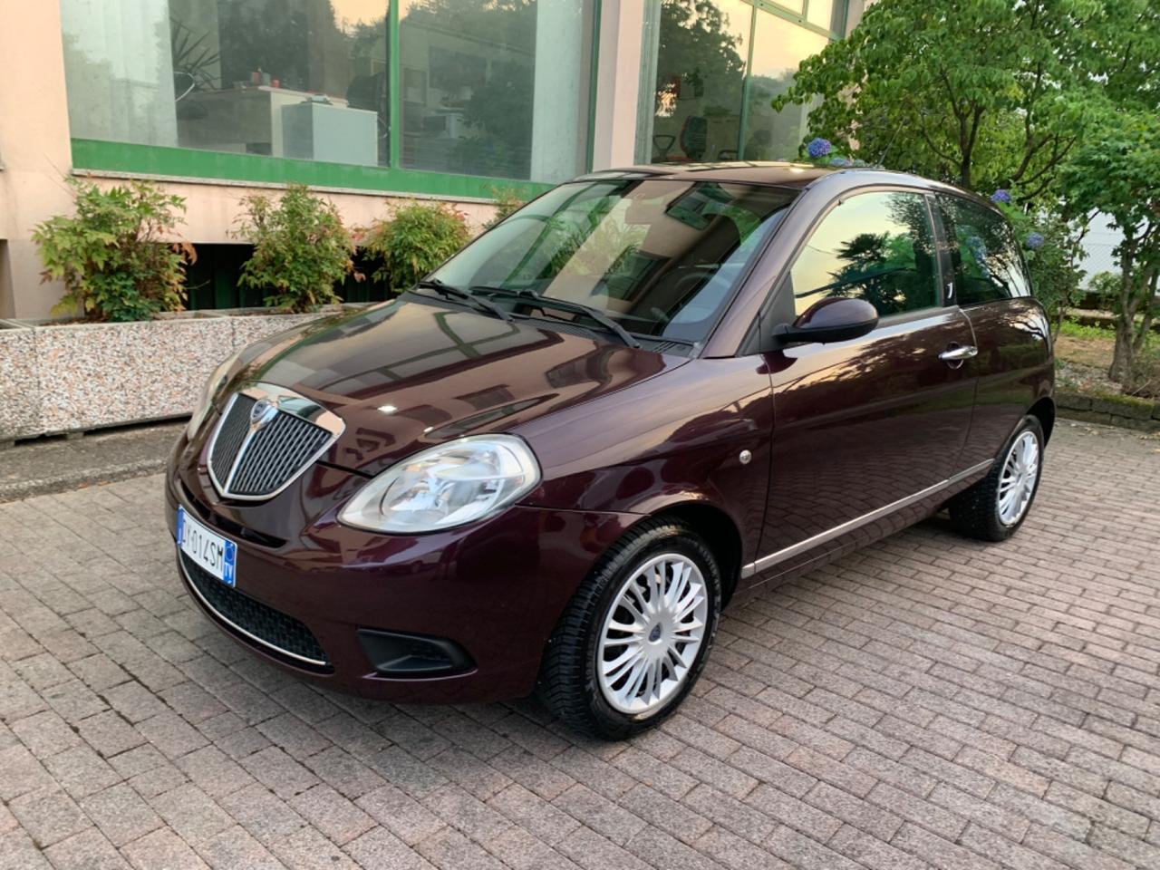 Lancia Ypsilon 1.2 Platino