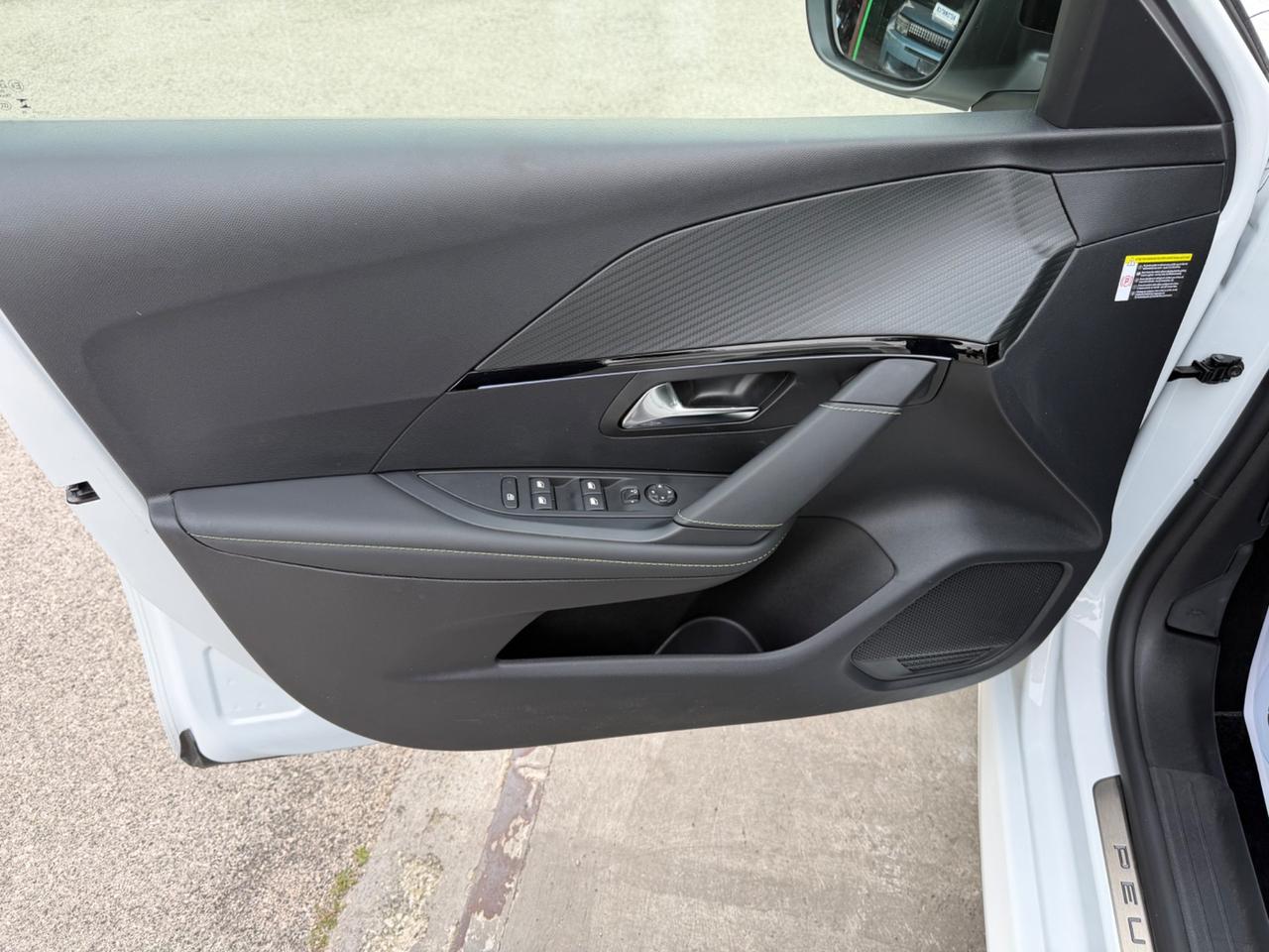 Peugeot 208 Hybrid 110 e-DCS6 GT