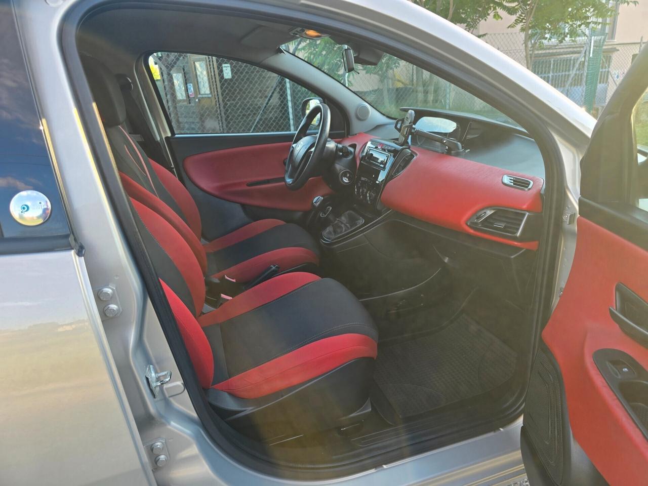 Ypsilon 0.9 TwinAir Metano-GARANZIA- NEOPATENTATI