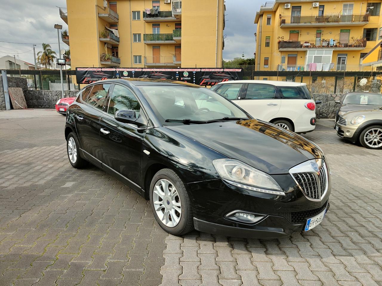 Lancia Delta 1.6 MJT diesel Gold