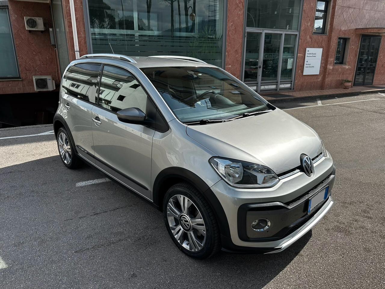 Volkswagen up! 1.0 75 CV 5p. cross up!