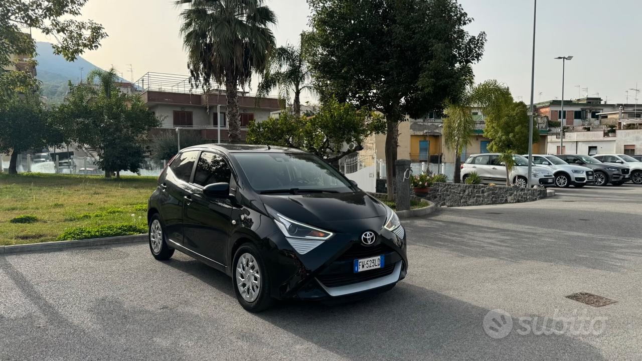 Toyota Aygo Connect 1.0 VVT-i 72 CV 5 porte x-cool MMT