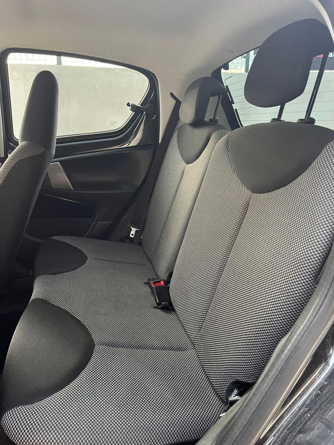 Toyota Aygo 1.0 12V VVT-i 5 porte Active Connect