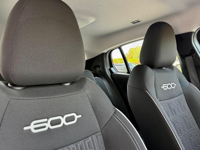 FIAT 600 HYBRID 145CV DCT MHEV+NAVI+RCAM+2PDC+LED