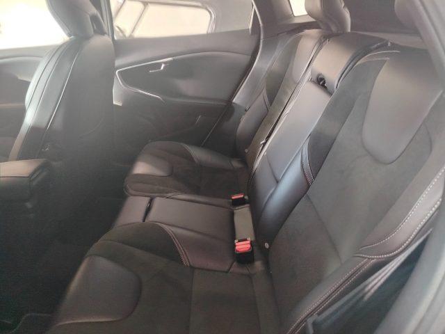 VOLVO V40 D2 R-design