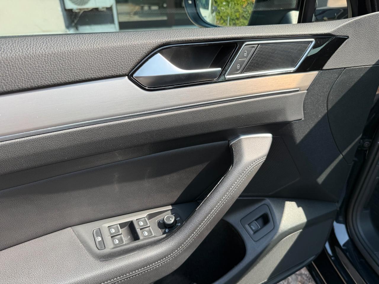 Volkswagen Passat 2.0 TDI SCR DSG Executive BMT