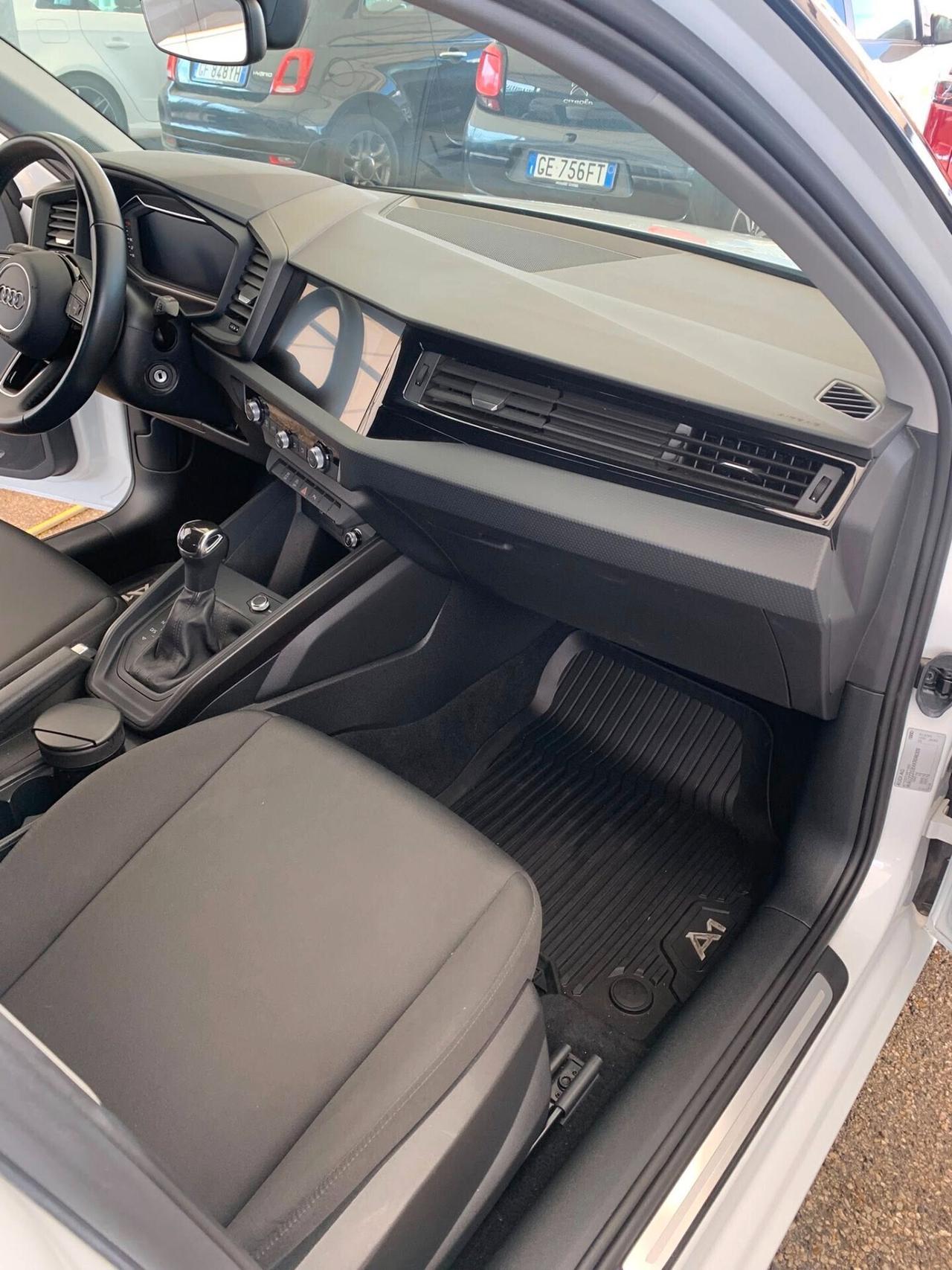 Audi A1 SPB 116cv S tronic Admired full