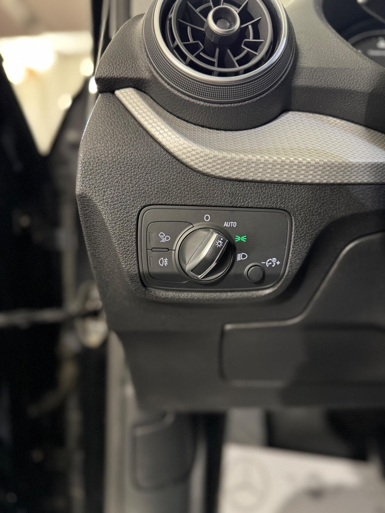 AUDI Q2 1.6 TDI S-TRONIC SEDILI RISCALDATI , SENSORI ANT & POST E NAVIGATORE