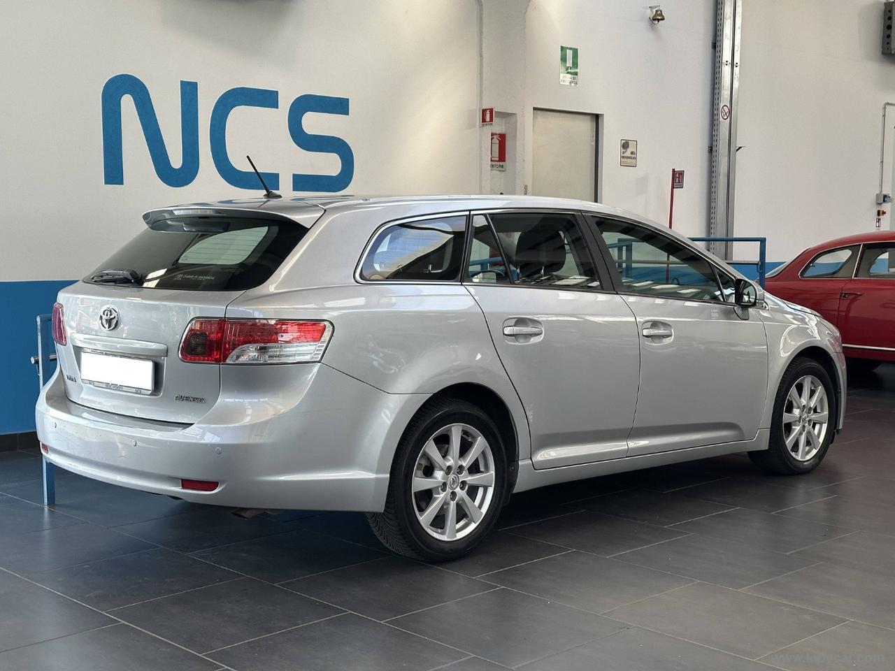 TOYOTA Avensis 2.0 D-4D Wagon Executive