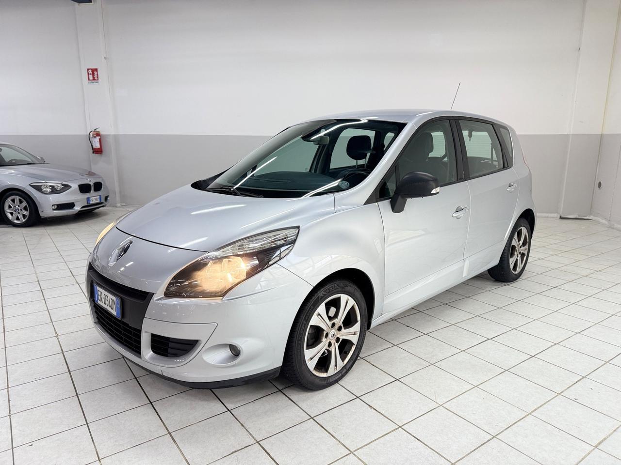Renault Scenic Scénic X-Mod 1.9 dCi 130CV Luxe