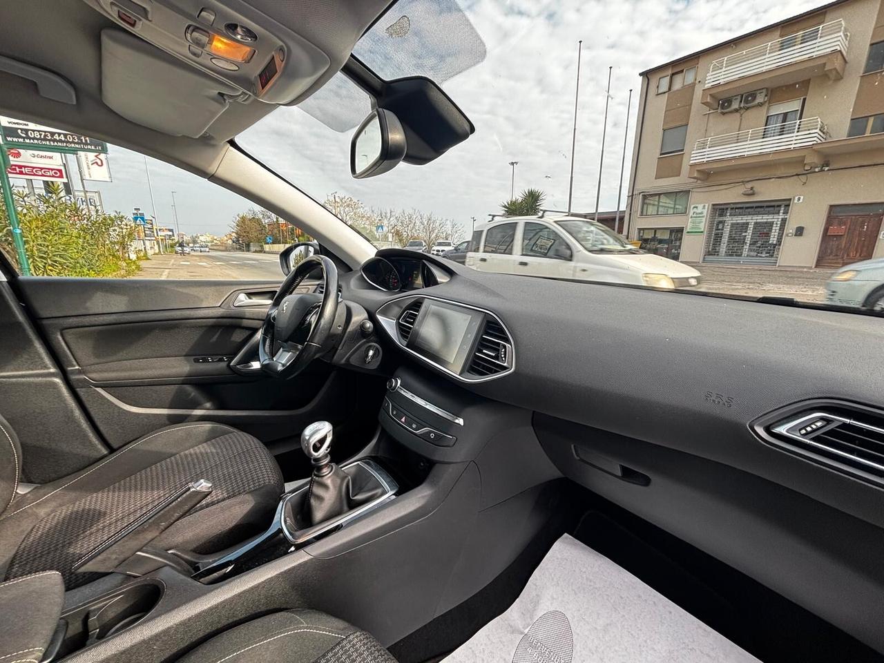 Peugeot 308 BlueHDi 130 S&S SW Allure