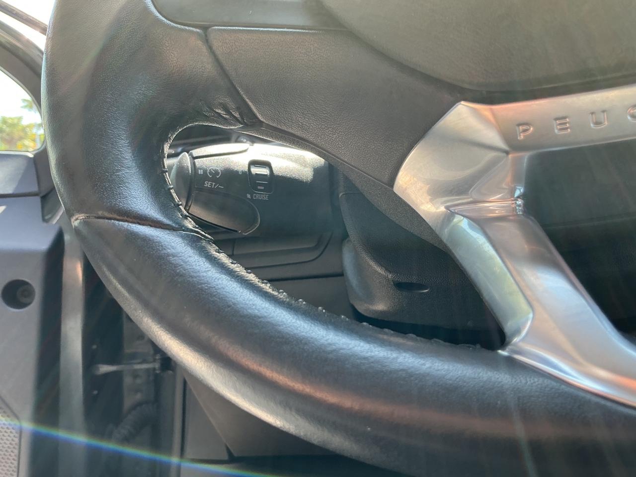 Peugeot 208 1.2 GPL Neopatentati