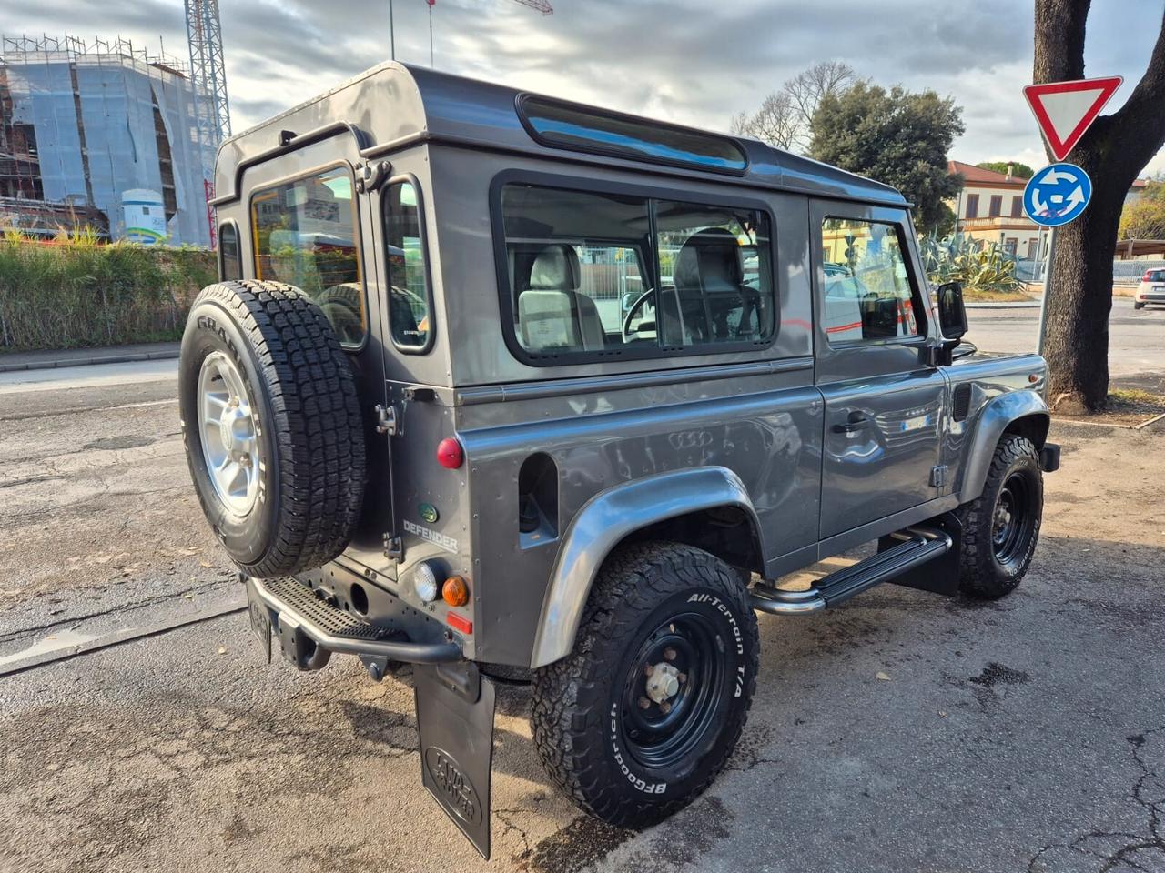 Land Rover Defender 90 2.4 TD4 Station Wagon S