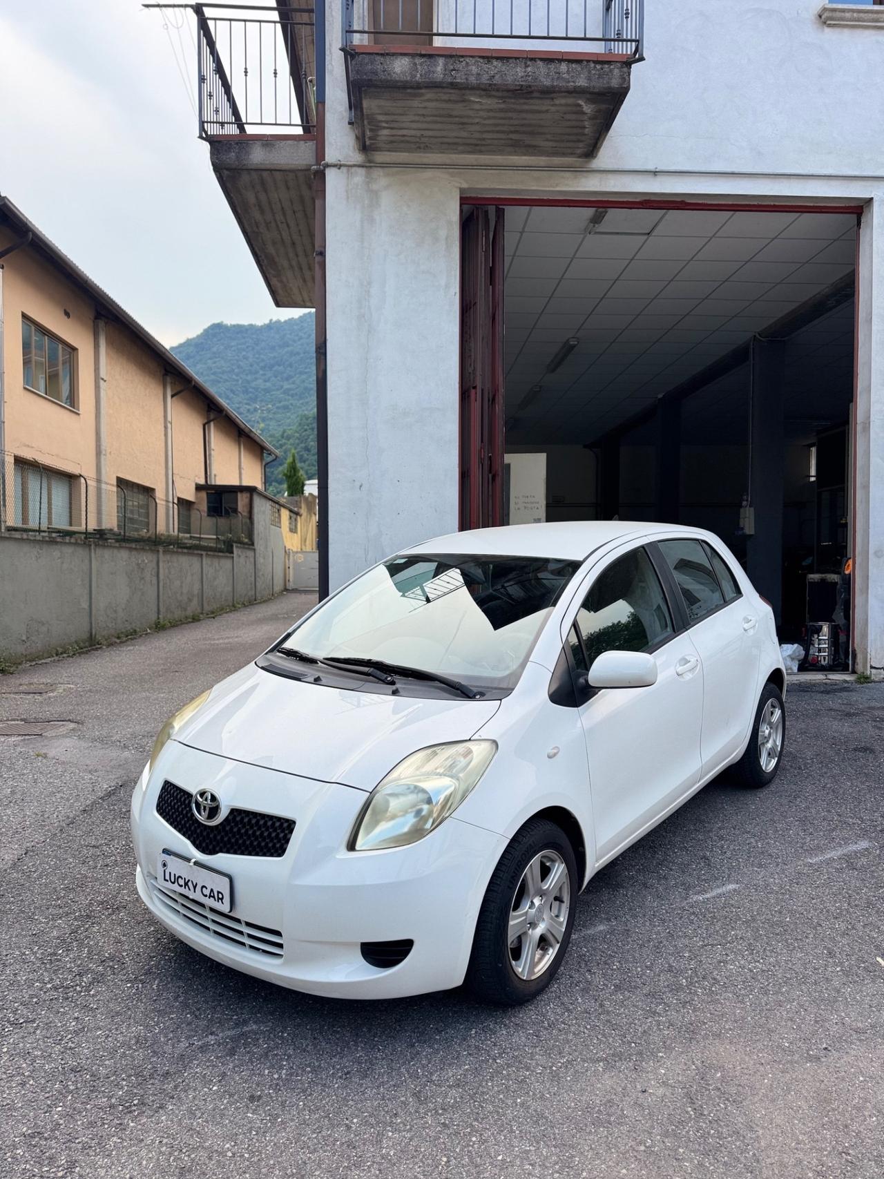 Toyota Yaris 1.0 5 porte