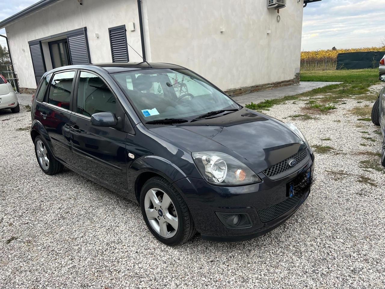 Ford Fiesta 1.2 16V 5p. Ghia