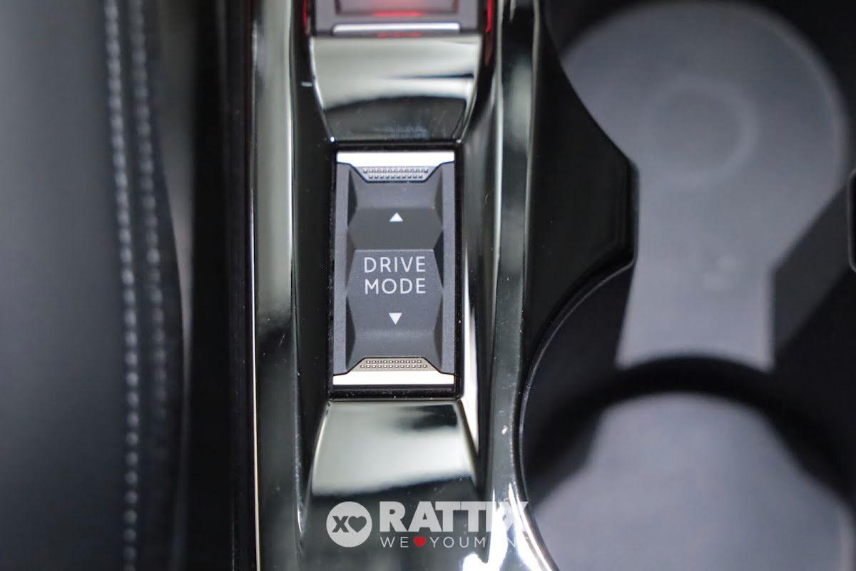 Peugeot e-2008 motore elettrico 100kW GT