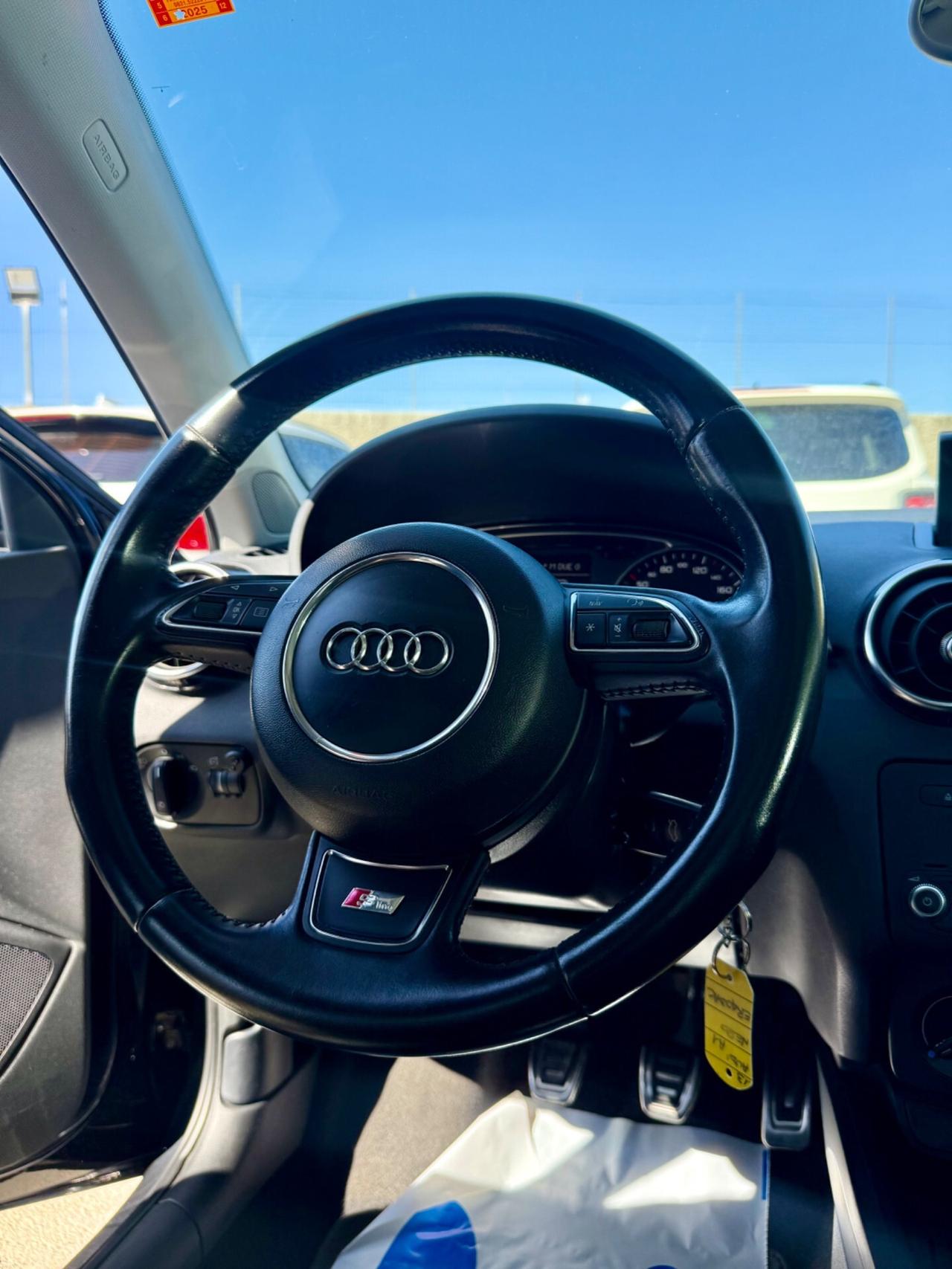 Audi A1 1.6 TDI 90 CV S-Line Exterior Pack,LED Diurni,Bluetooth,Comandi al volante,ecc.