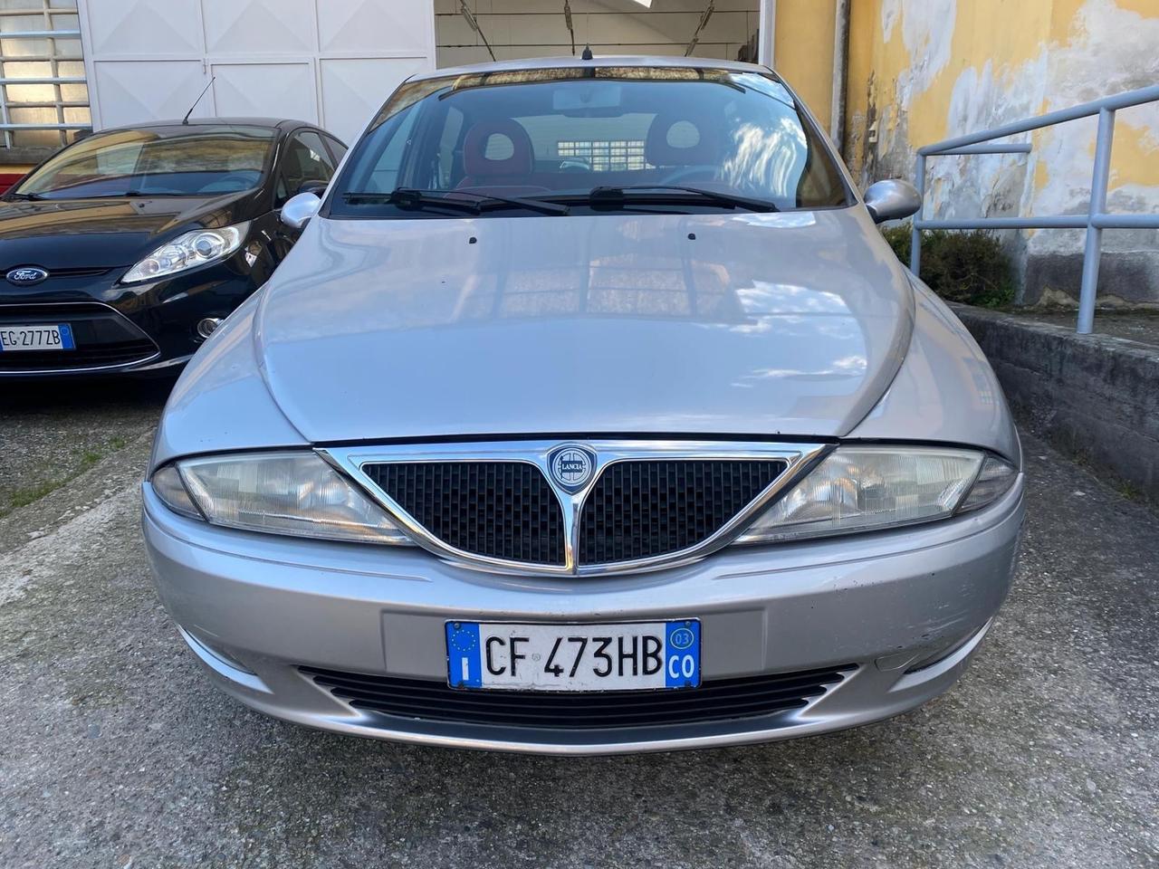 Lancia Ypsilon 1.2 neopatentati