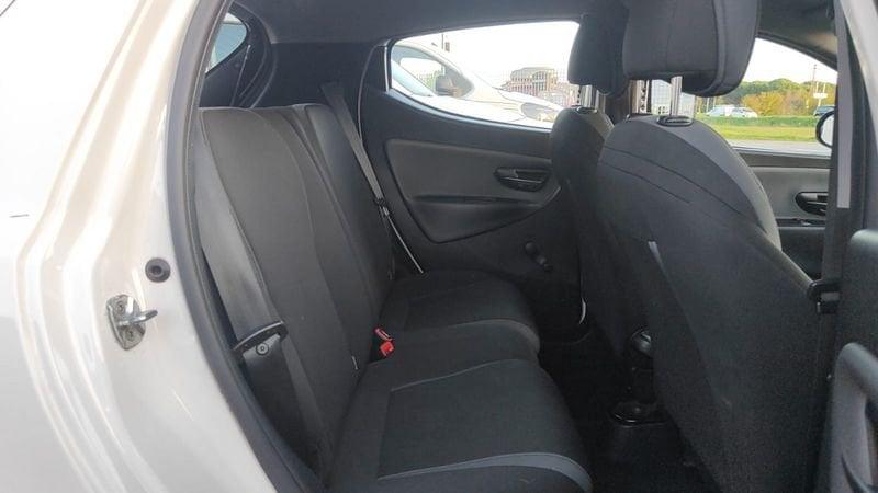 Lancia Ypsilon Ypsilon 1.2 69 CV 5 porte Silver