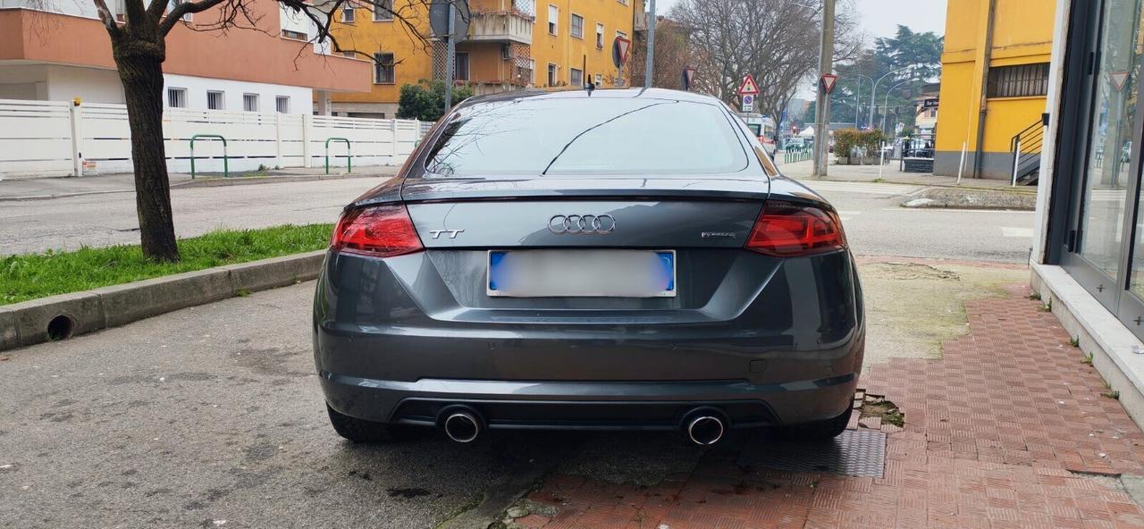 Audi TT Coupé 2.0 TDI quattro S tronic line