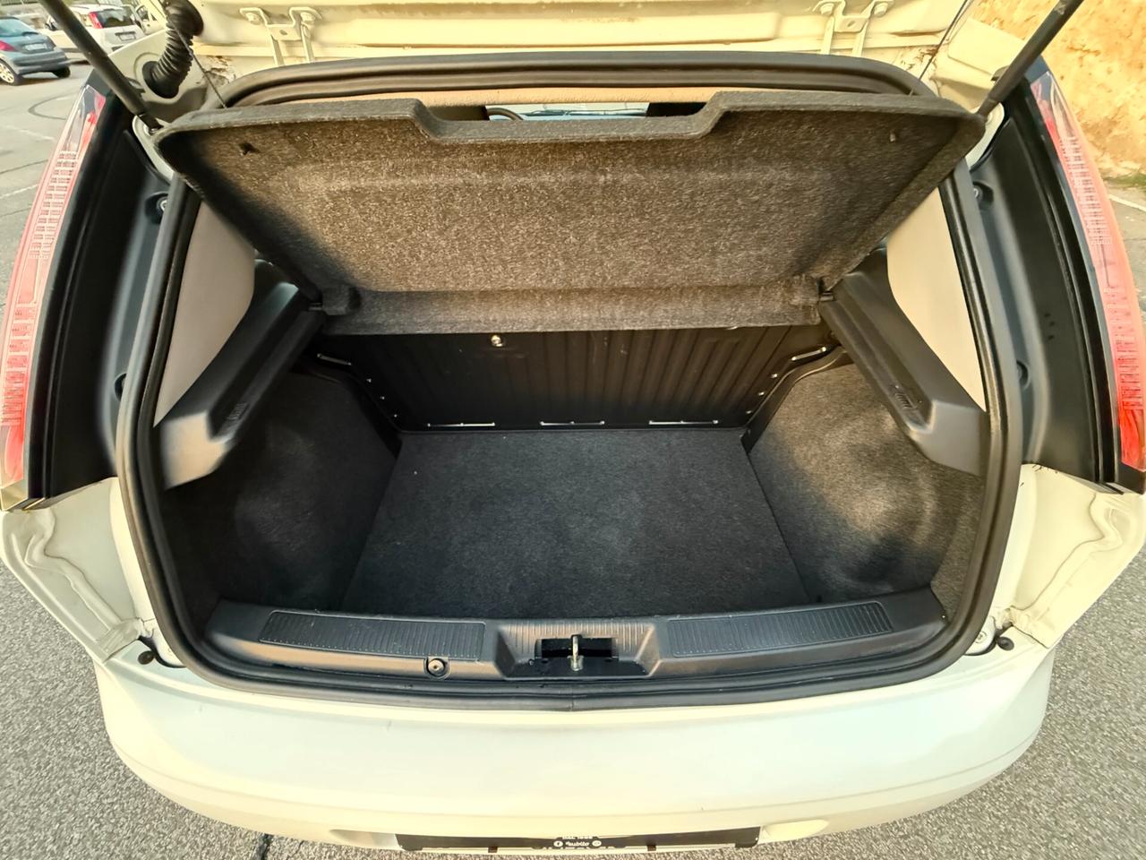 Fiat Punto LOUNGE/1.2 69 CV/CAR PLAY/5 POSTI