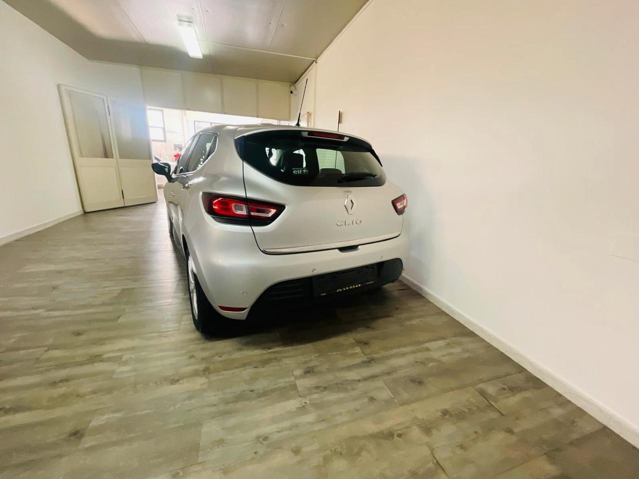 Renault Clio dCi 8V 90 CV 5 porte Moschino Intens