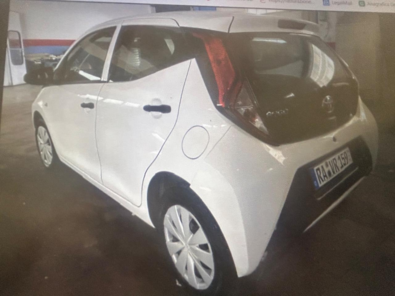 Toyota Aygo Connect 1.0 VVT-i 72 CV 5 porte x-play