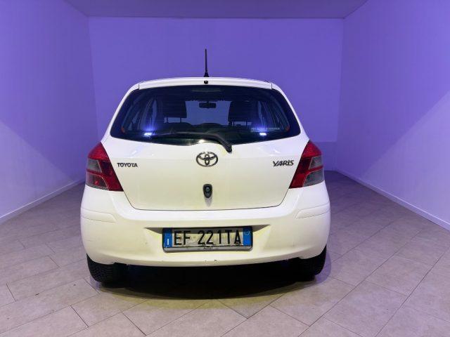 TOYOTA Yaris 1.0 5 porte Now