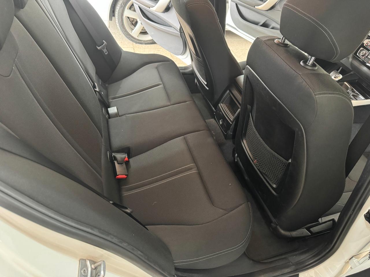 Bmw 116 116d Urban cv. NAVIGATORE OK NEOPATENTATI