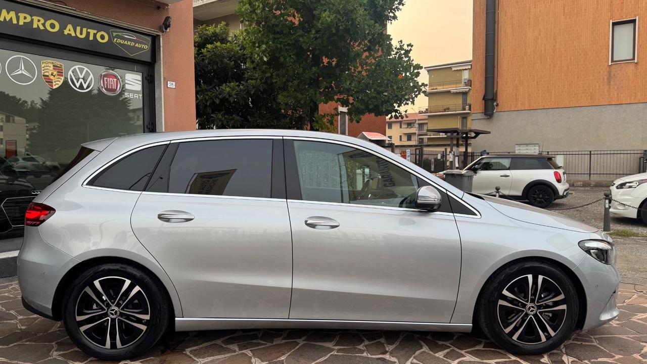 MERCEDES B SPORTSTOURER CLASSE B NEW 180 D STREET EDITION